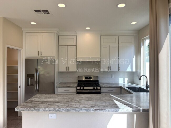 Building Photo - 11877 Spruce Run Dr