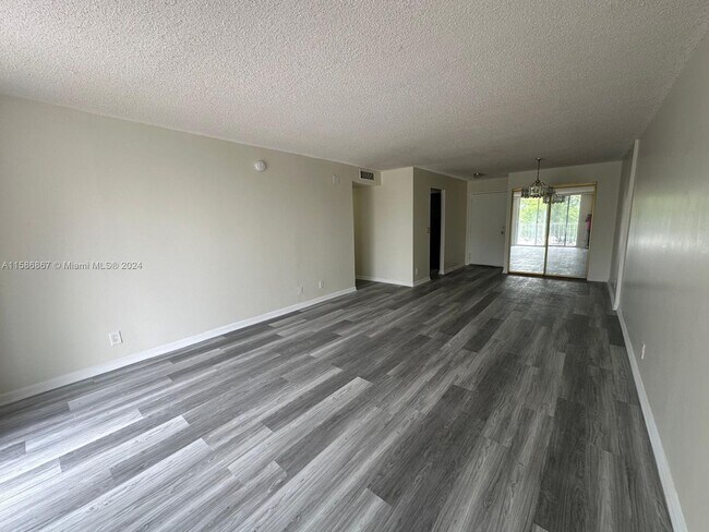 Building Photo - 470 Executive Center Dr