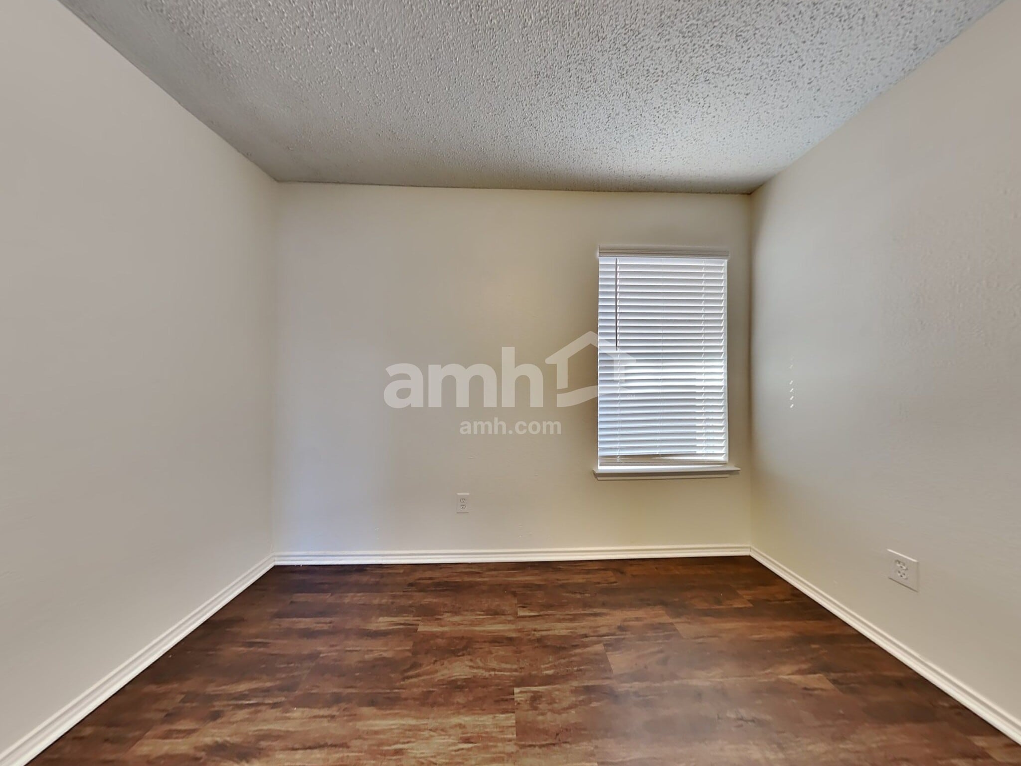 Building Photo - 8629 Garden Springs Dr