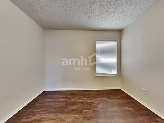 Building Photo - 8629 Garden Springs Dr