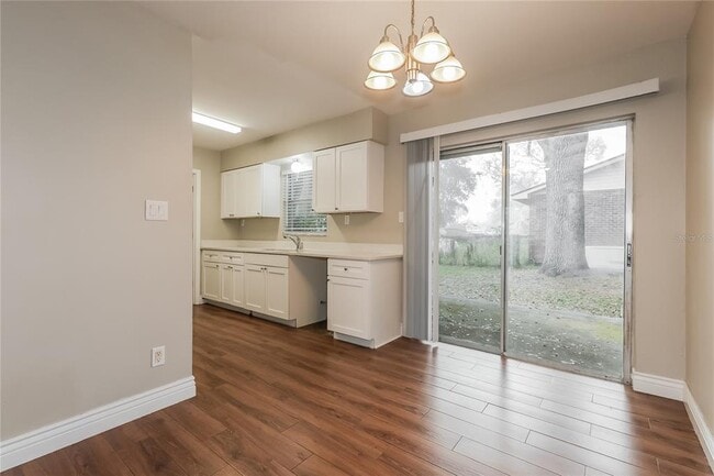 Building Photo - 601 Vining St