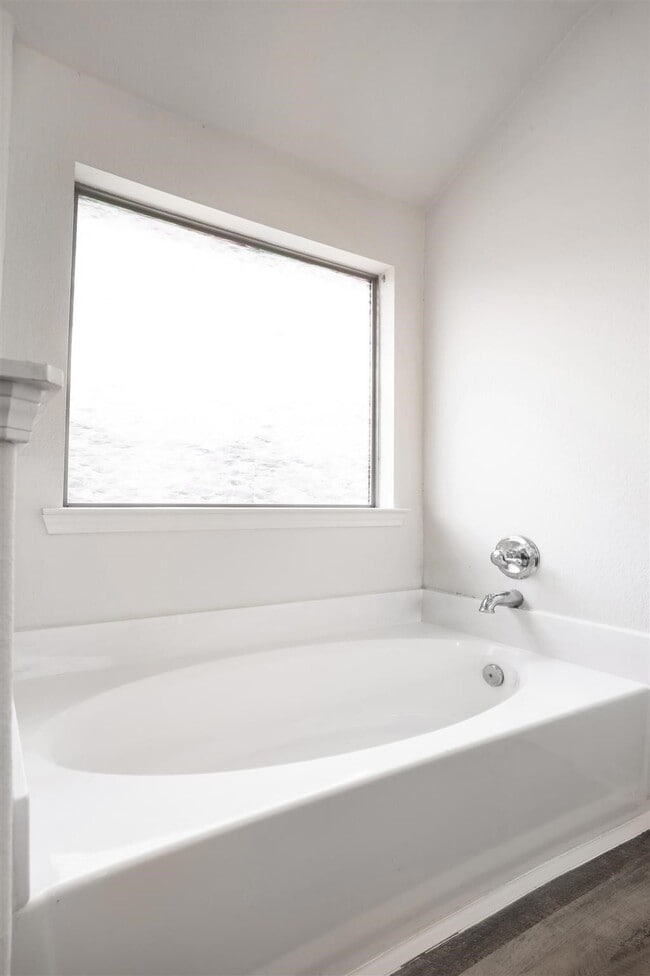 Building Photo - 384 Decoster Blvd