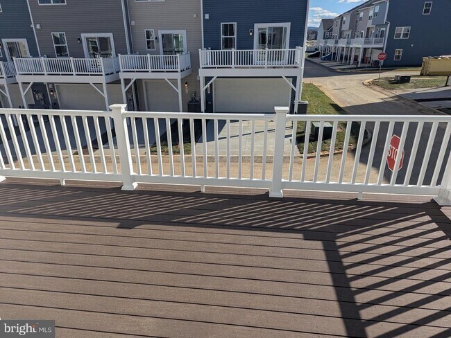 Building Photo - 294 Watercourse Dr