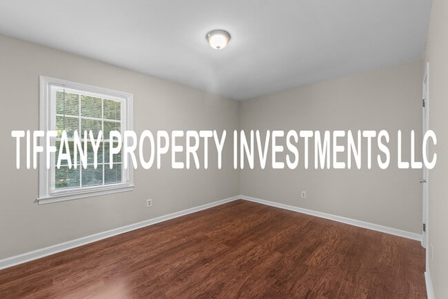 Building Photo - 654 Dundeen Dr
