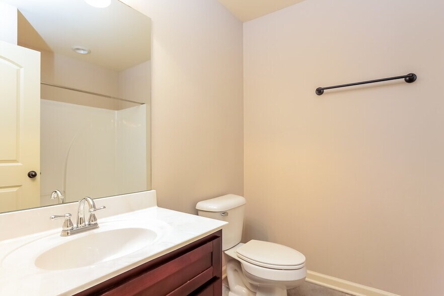 Building Photo - 2665 Cherry Tree Dr