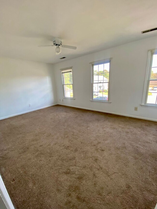 Building Photo - Wesleyan Pines