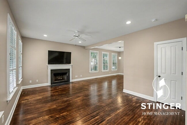 Building Photo - 2677 Broad St