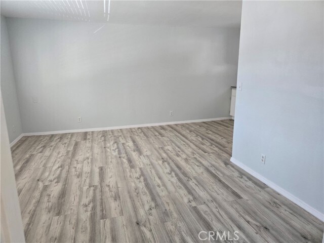 Building Photo - 765 Iris Dr