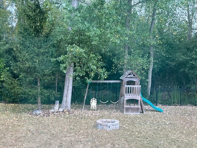 Building Photo - 4 Bedroom Home in Baldwinsville - Move in ...