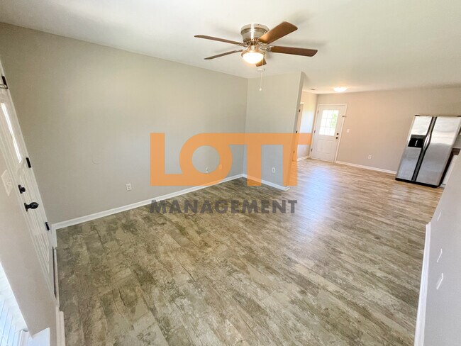 Building Photo - 204 Jarrett Ln