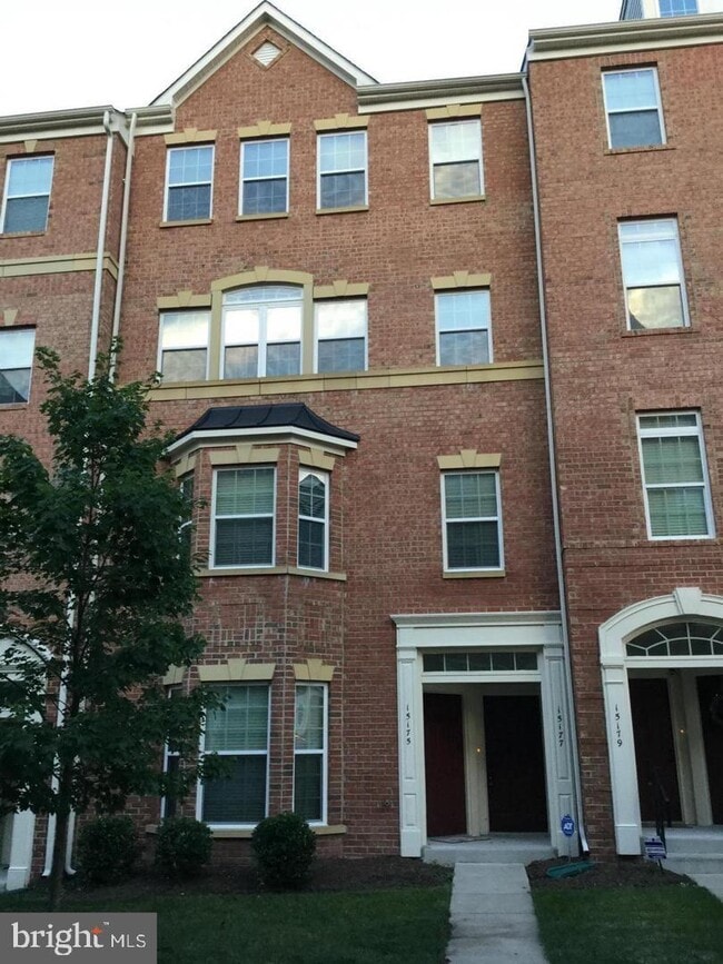 Building Photo - 15177 Leicestershire St