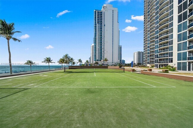 Building Photo - 17555 Collins Ave