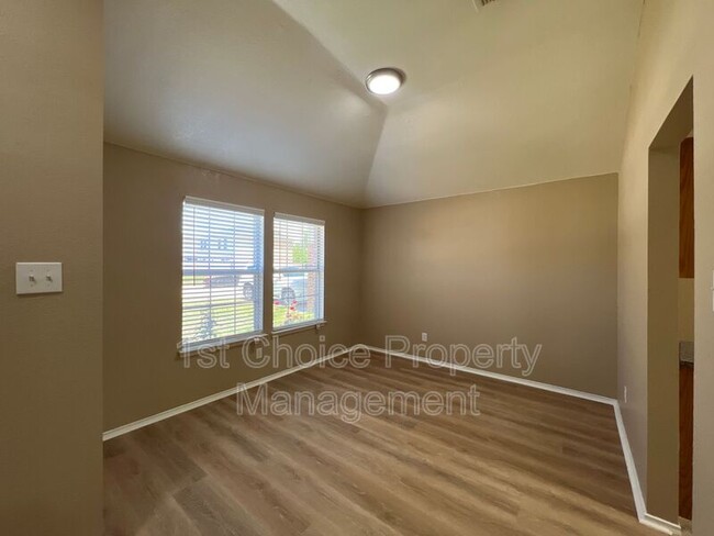 Building Photo - 5432 Beaver Ridge Dr