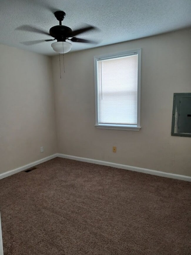 Building Photo - 4 BR single family home