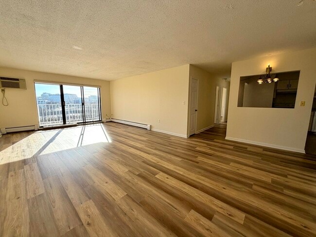 Building Photo - 151 Coolidge Ave