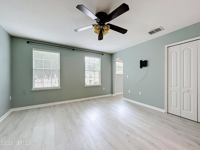 Building Photo - 8224 Halls Hammock Ct