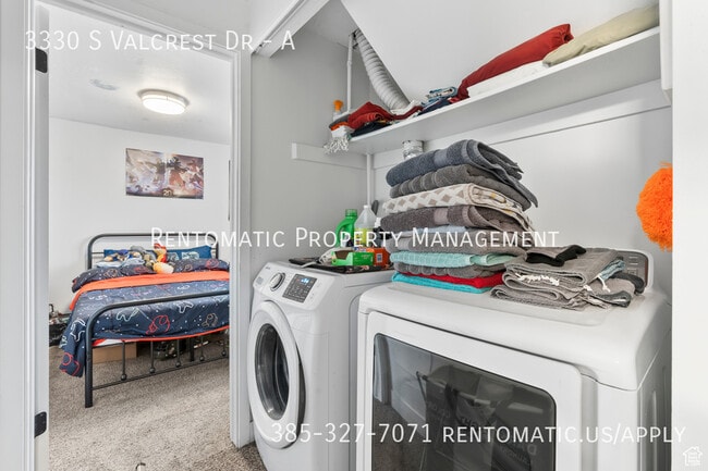 Building Photo - 3330 Yellow Rose Cir