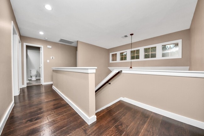 Building Photo - 3210 Shadowwalk Dr
