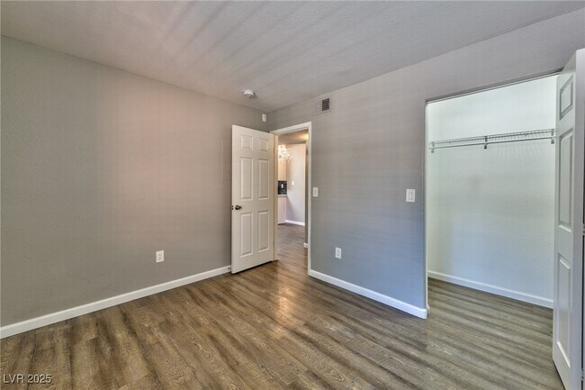 Building Photo - 2120 Ramrod Ave