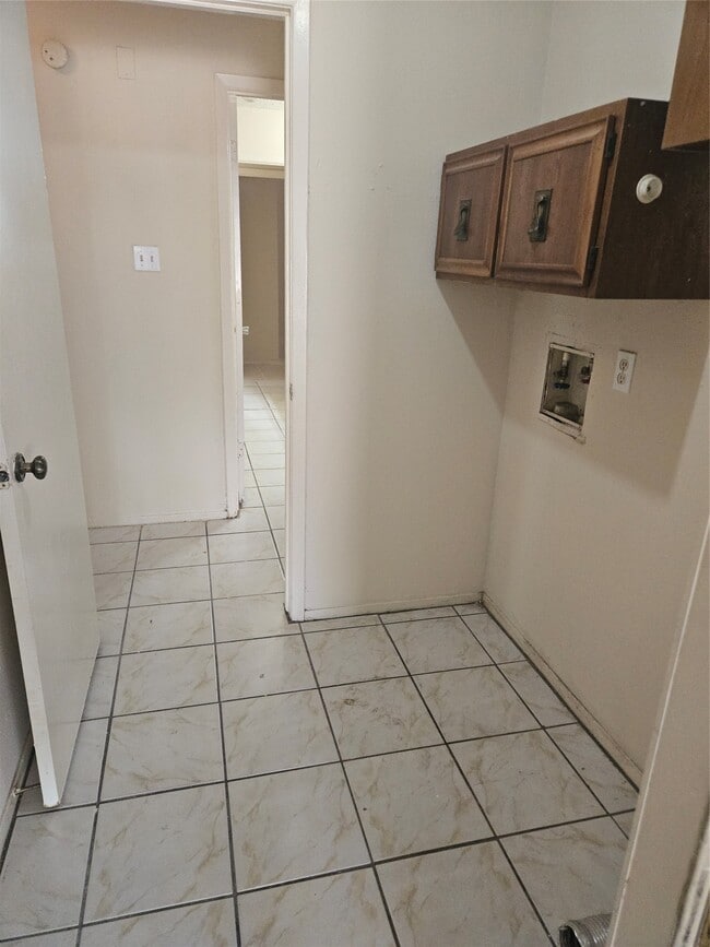 Building Photo - 18539 Lippizaner Dr