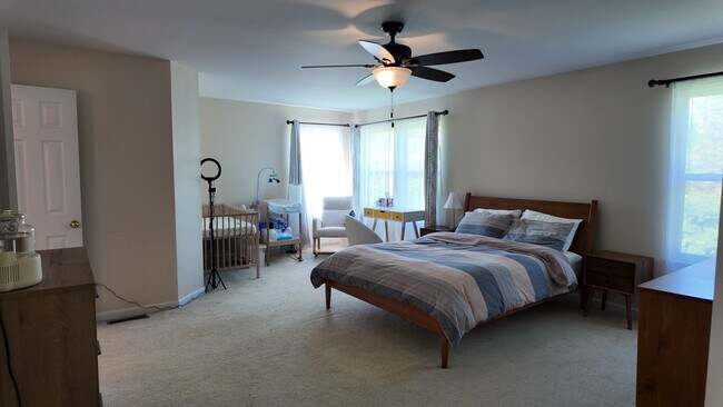 Building Photo - Spacious 4-Bed Gem with Balcony, Vaulted Ceilings, and Attached Garage in Loveland