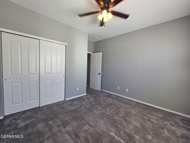 Building Photo - 7565 Wolf Creek Dr