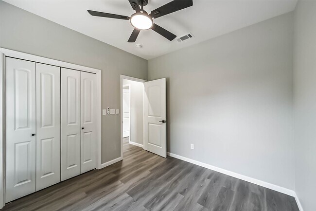 Building Photo - 3007 Bringhurst St