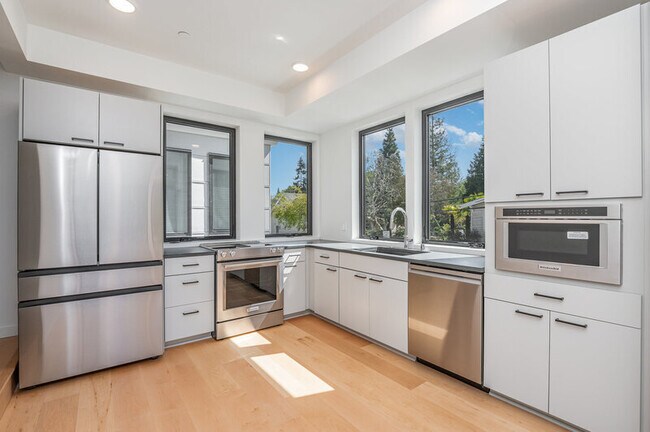 Building Photo - 4214 SW 100th St