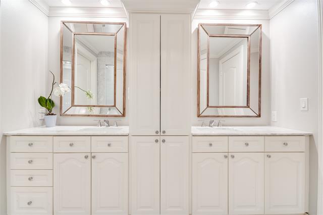 Building Photo - 3401 Lee Pkwy