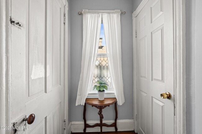 Building Photo - 49 Franklin Ave