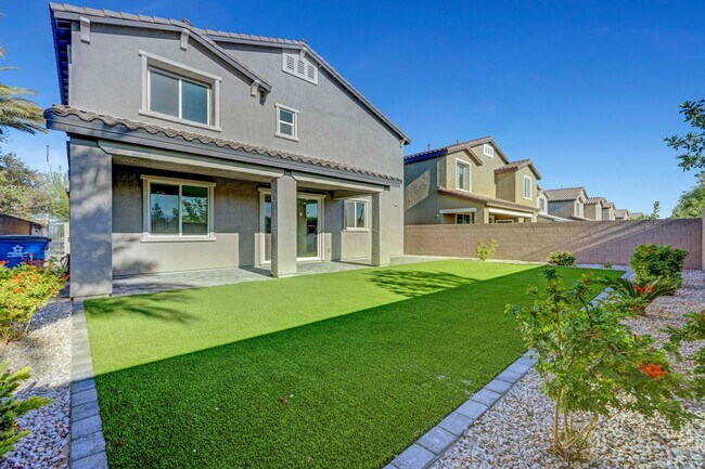 Building Photo - Gated community Located within the Valley Vista Master Plan. 4 Bed 3 Bath features and Open and i...