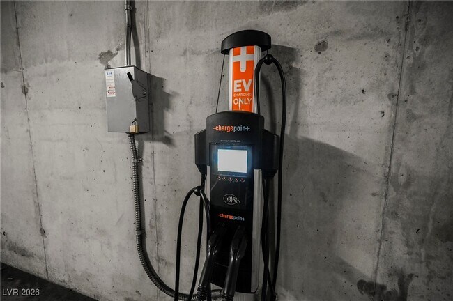 Building Photo - 353 E Bonneville Ave