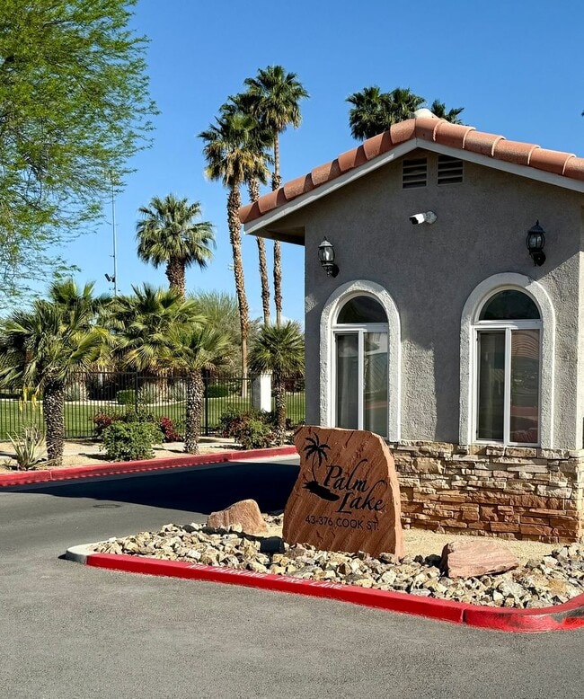 Building Photo - Charming 1-Bedroom Condo in a Prime Palm Desert Location