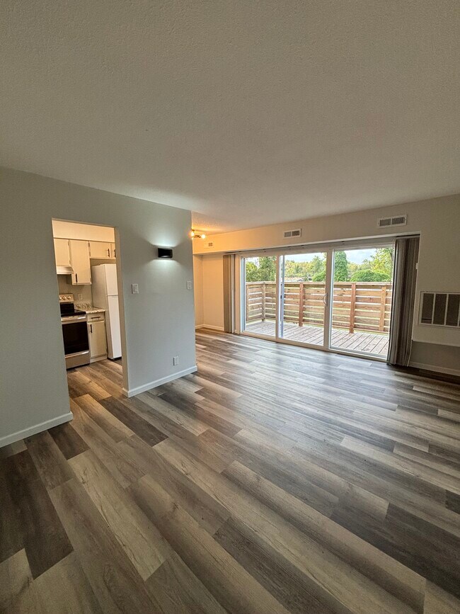 Building Photo - 2703 Center St