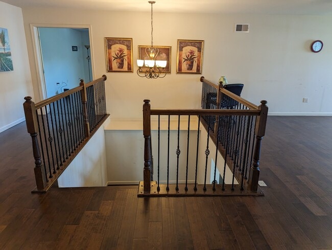 Building Photo - 5 Auction Dr