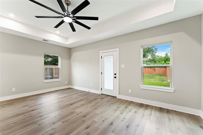 Building Photo - 9227 Ashville Dr