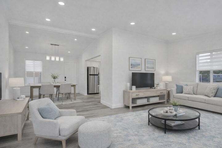 Building Photo - 229 SW 1st Ave