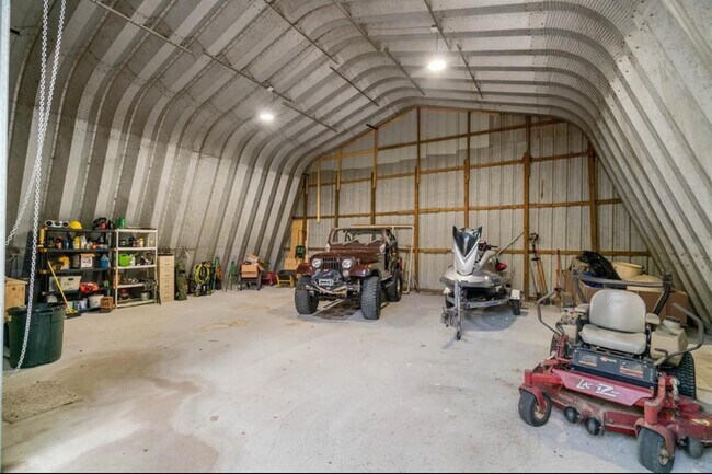 Building Photo - 415 Lago Trace Dr