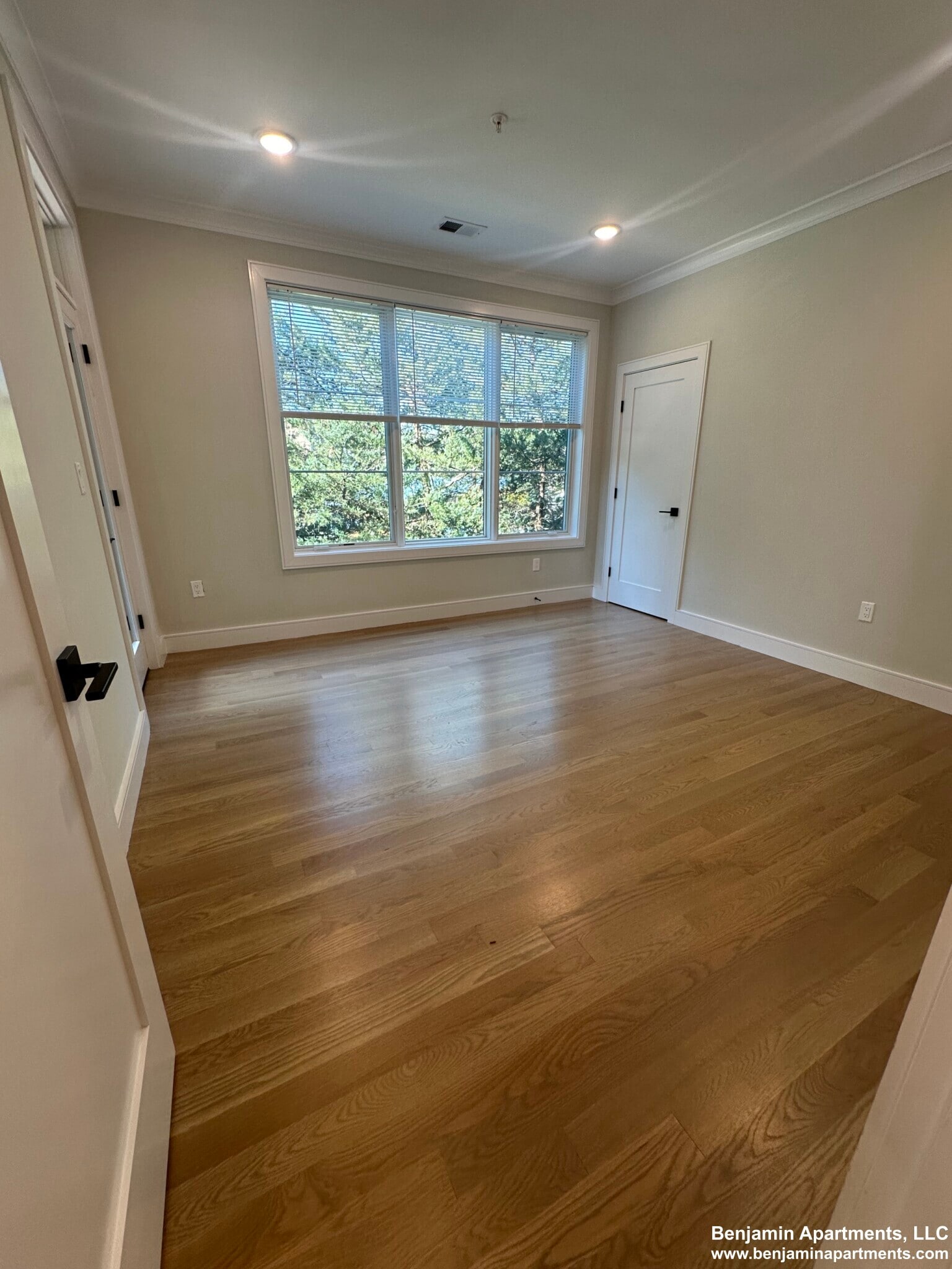 Building Photo - 104-106 Warren St. Unit 3