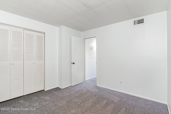 Building Photo - 204 Seminole Ave W