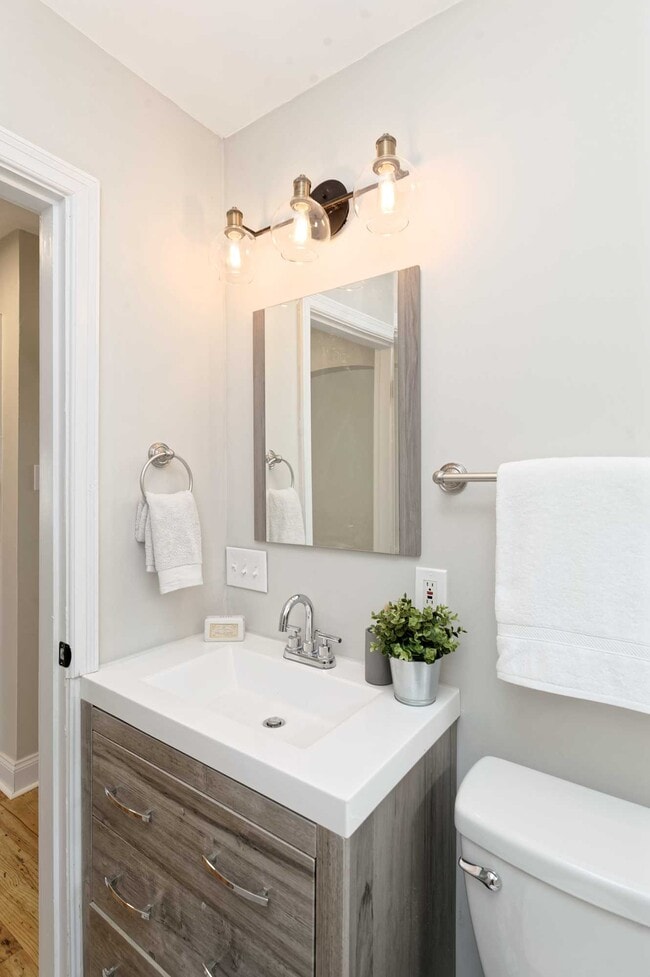 Building Photo - 3554 Jamieson Ave