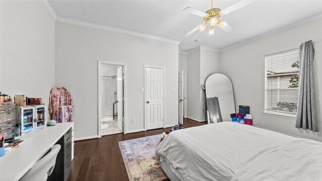 Building Photo - 1417 Anita St