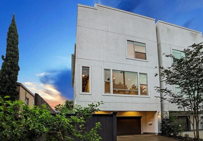 Building Photo - 1706 Southmore Blvd
