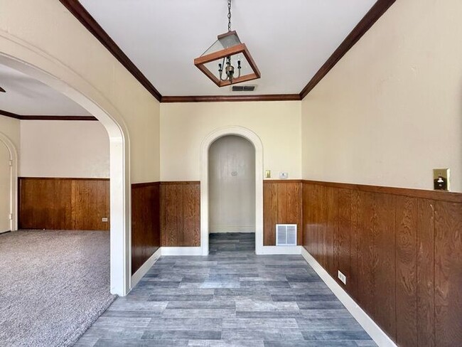 Building Photo - Charming Downtown Living in Tyler! 1 Bedroom 1 Bath! Available Now!