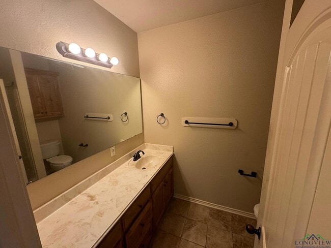 Building Photo - 133 Summer Creek Dr