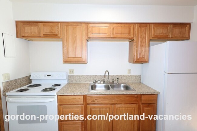 Building Photo - NE 65th Ave - North Tabor single level 1 bedroom apartment