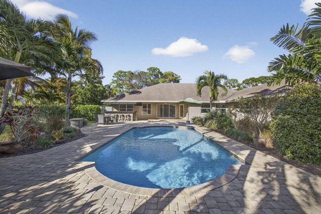 Building Photo - 11646 63rd Ln N