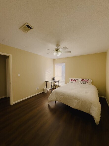 Building Photo - 6235 Havendale Dr