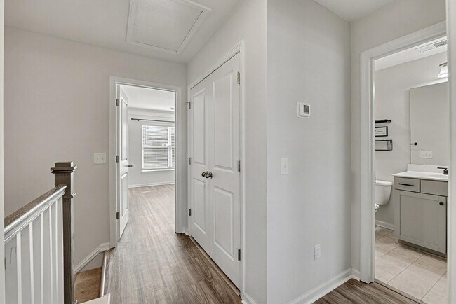 Building Photo - 342 Silverdrop St