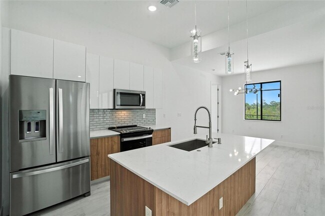 Building Photo - 8348 Walden St